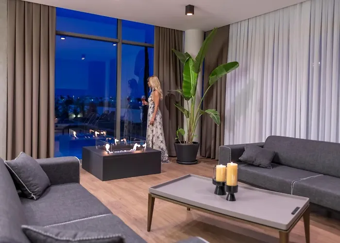 Drvillasuits Casa Diva באלאק